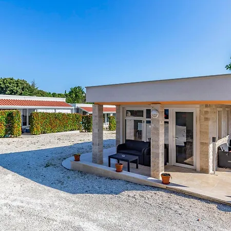 Prázdninový dům Mobile Superior-10 By Interhome