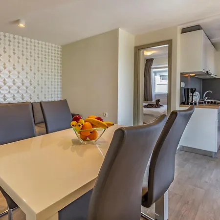 Prázdninový dům Mobile Superior-10 By Interhome