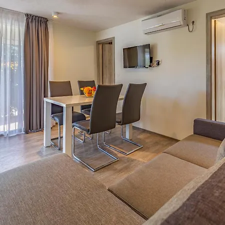 Superior-10 By Interhome * Pula