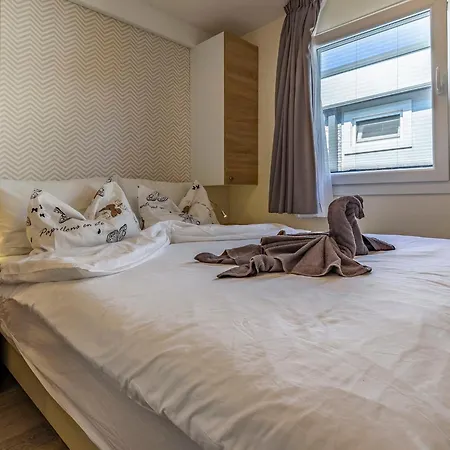 Semesterbostad Mobile Superior-10 By Interhome *