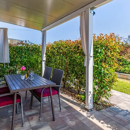 Superior-10 By Interhome Пула